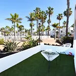 Book Jet - Oasis Pool & Wifi *
