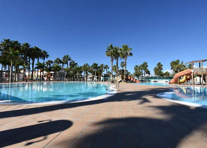 Διαμέρισμα Book Jet - Oasis Pool & Wifi Κοραλέχο