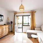 Book Jet - Oasis Pool & Wifi Apartment *