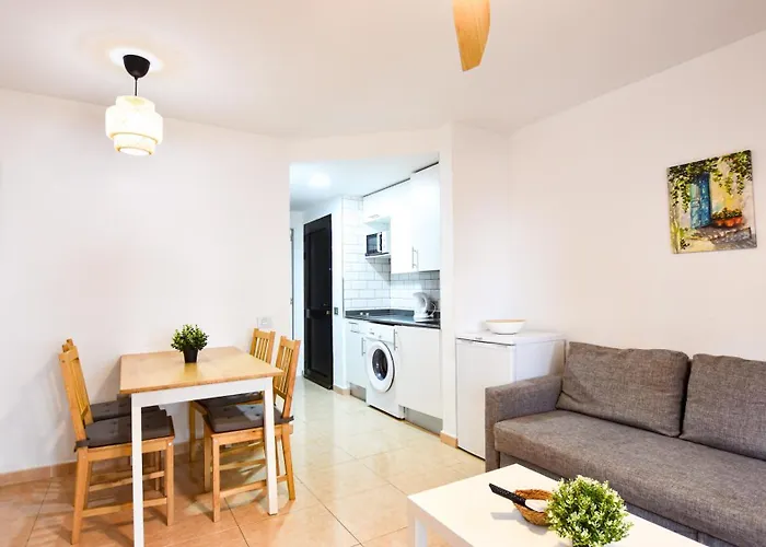 Book Jet - Oasis Pool & Wifi *